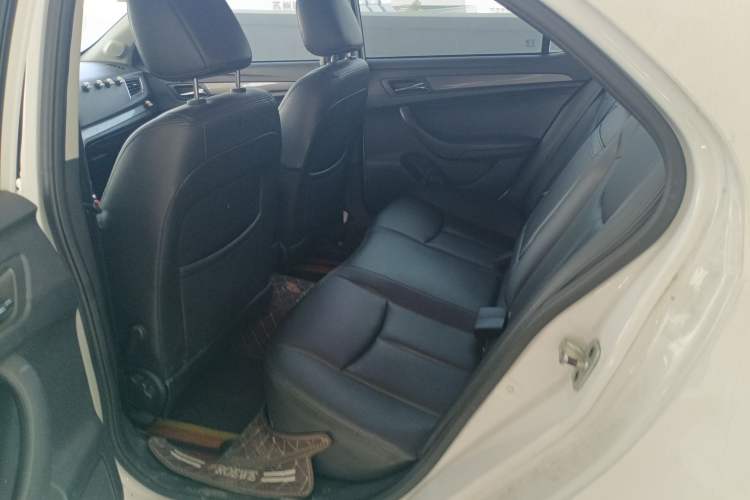 Used Roewe 360 2015 1.5L Automatic Luxury Edition
