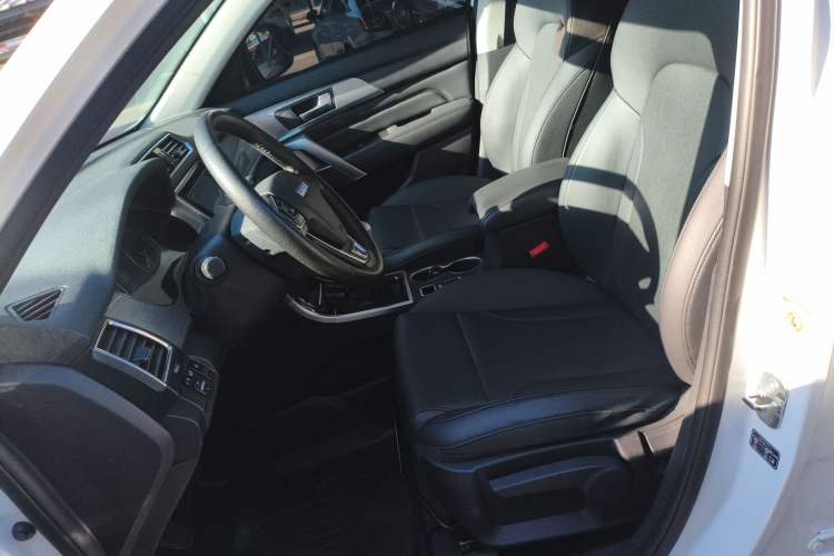 Used Haval H2 2017 Red-Label 1.5T Manual Two-Wheel Drive Luxury Model
