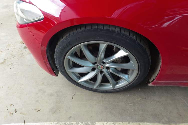 Used Alfa Romeo Giulia 2017 2.0T 200HP Luxury Edition
