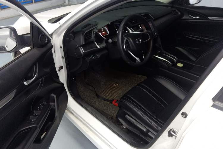 Used Honda Civic 2016 220TURBO CVT Luxury Edition
