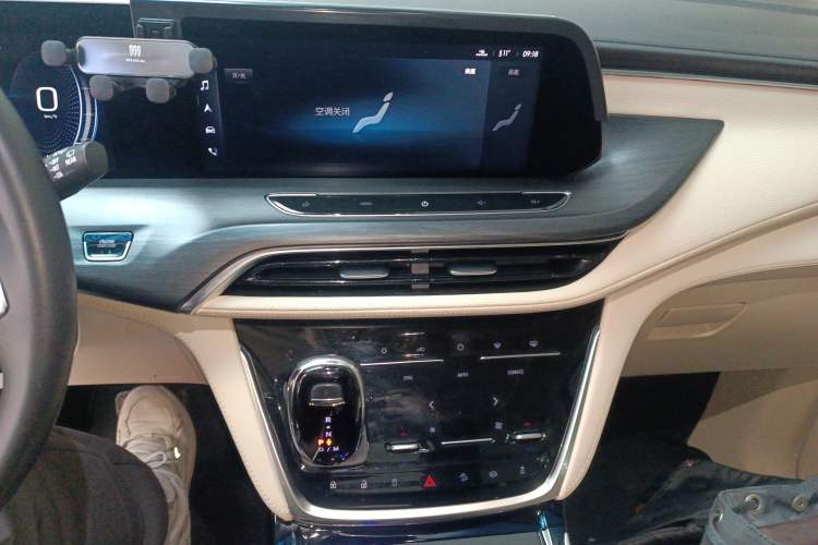 Used Buick GL8 2022 ES Land Cruiser 653T Luxury Model