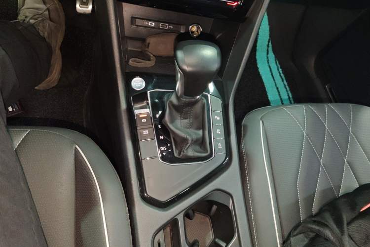 Used Volkswagen Tiguan L 2023 330TSI Automatic Two-Wheel Drive R-Line Enjoyment Edition