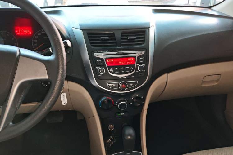 Used Hyundai Verna 2014 1.4L Automatic Smart GLS
