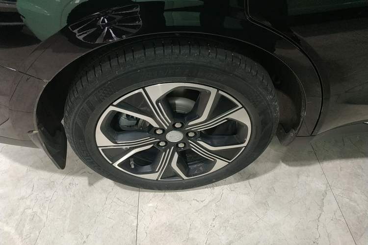 Used Hongqi E-QM5 2021 Charging Version Flagship Edition
