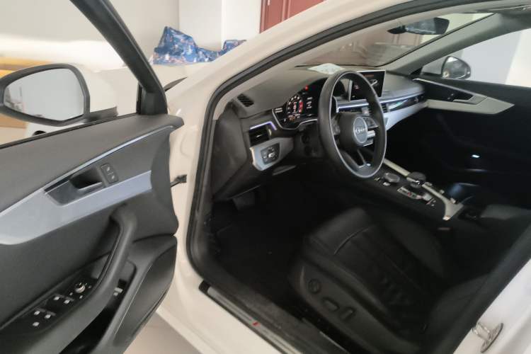 Used Audi A4L 2019 40 TFSI Fashion Version China V