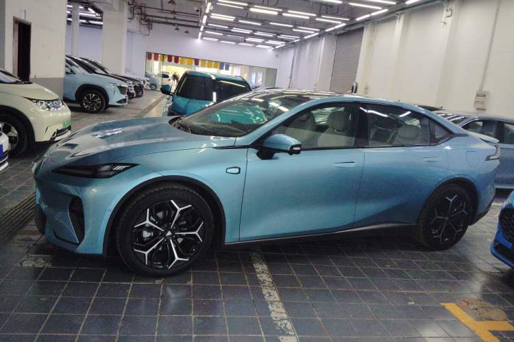 Used  L07 2024 230Max Qiankun Intelligent Driving ADS SE Range-Extended Version
