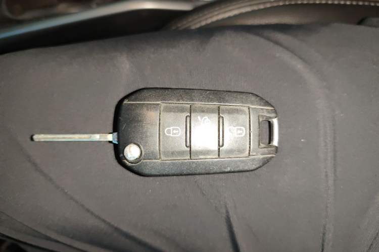 Used Peugeot 2008 2014 1.6L Manual Fashion Edition
