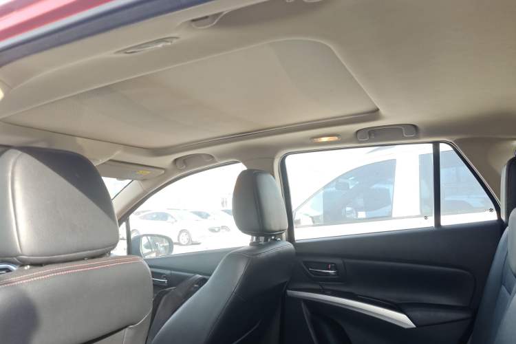 Used Suzuki S-Cross 2014 1.6L CVT Two-Wheel Drive Elite Version
