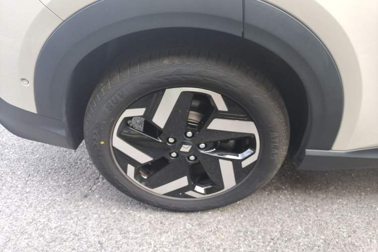 Used Baojun Yunhai 2024 600km Pure Electric Version
