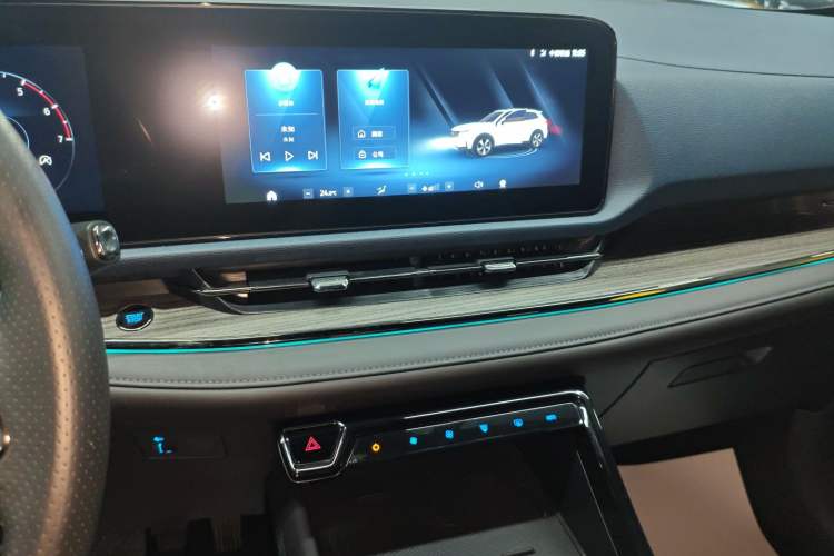 Used Ford Equator Sport 2022 Facelift EcoBoost 170 Prestige Model
