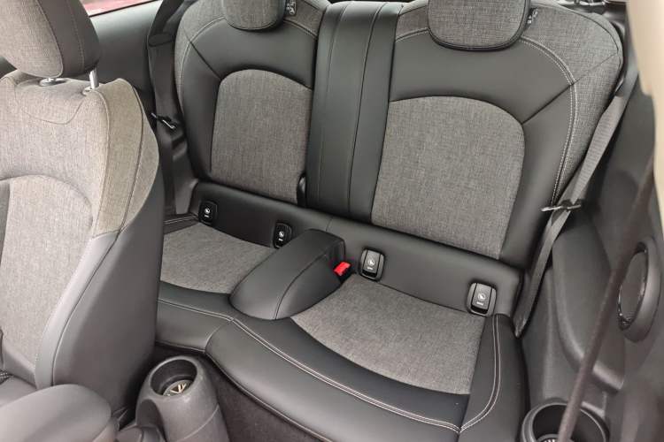 Used  MINI 2019 1.5T COOPER Classic Edition
