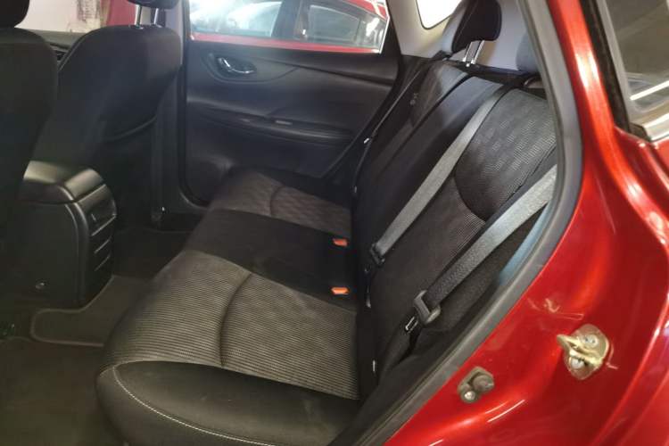 Used Nissan Tiida 2016 1.6L CVT Cool Dynamic Edition
