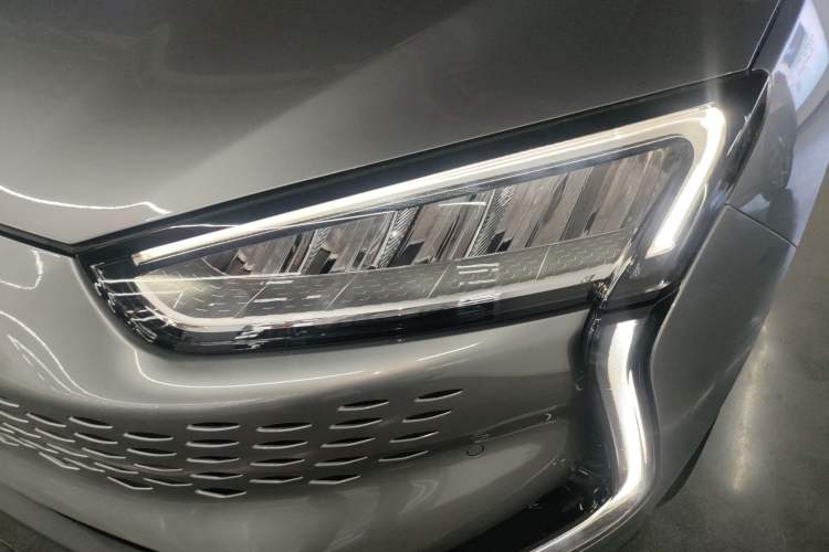 Used  SF5 2021 Four-Wheel Drive Freedom Expedition Edition
