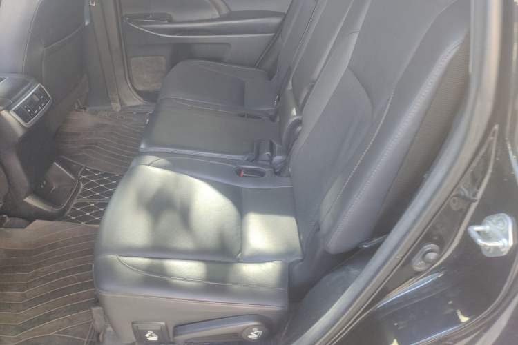 Used Toyota Highlander 2018 2.0T Four-Wheel Drive Luxury Edition 7 Seats China V Emission Standard
