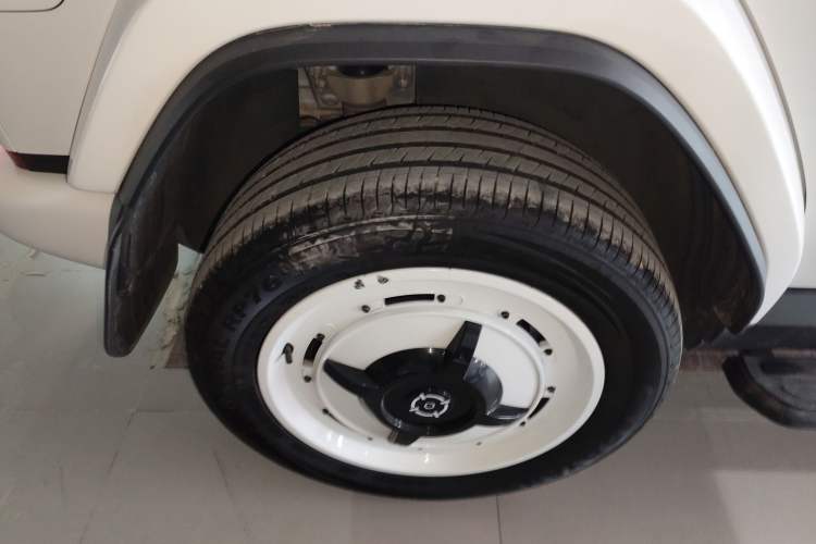 Used  V23 2025 401 Two-Wheel Drive Advanced Edition
