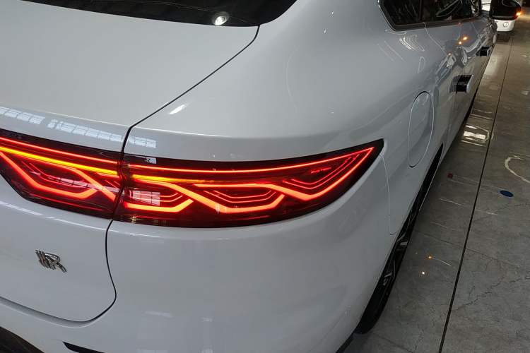 Used BYD Han 2022 DM-i 242km Flagship Model
