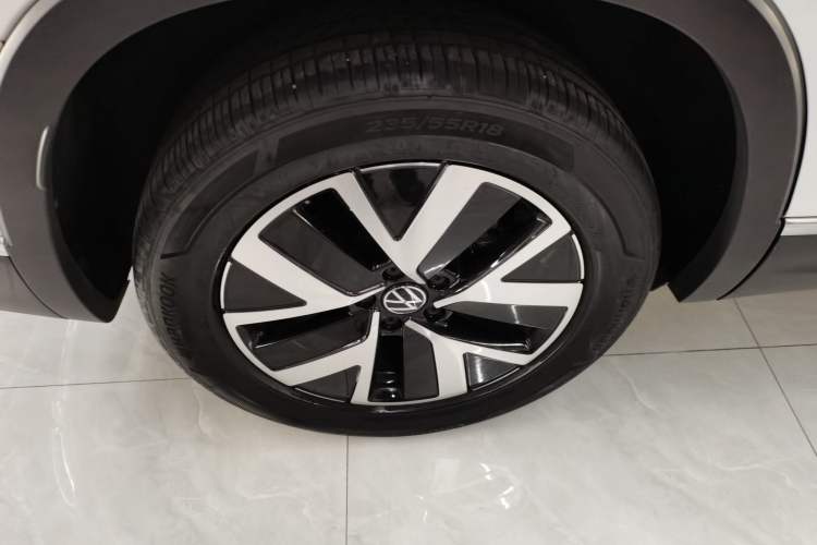 Used Volkswagen Tayron 2023 280TSI Two-Wheel-Drive Luxury Plus Advanced Version
