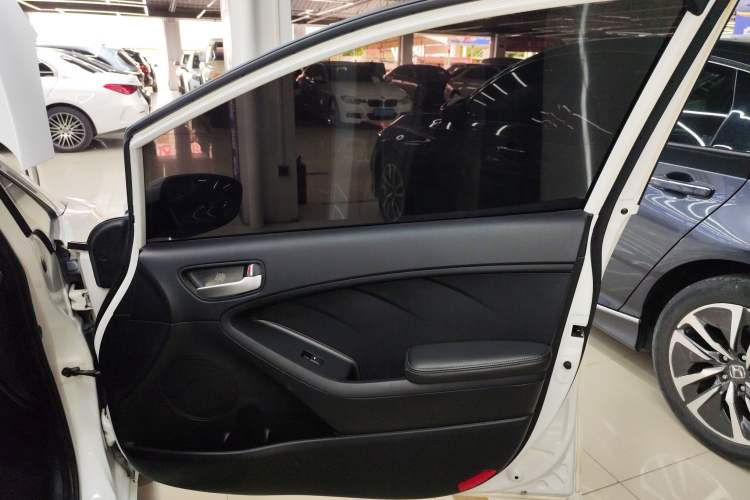 Used Kia K3 2015 1.6L Manual GL