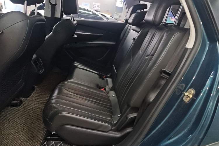 Used Peugeot 5008 2017 380THP 7-Seater Luxury Edition
