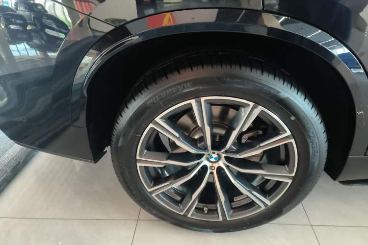 Used BMW X5 2022 Restyled xDrive 30Li Luxury Version M Sport Package
