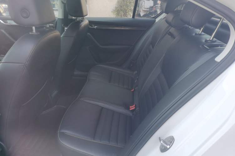 Used Skoda Octavia 2017 1.6L Automatic Smart Drive Edition