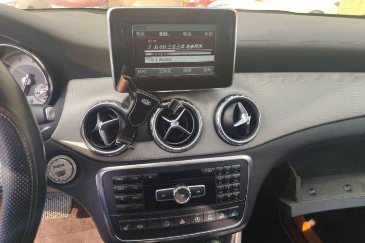 Used Mercedes-Benz GLA 2015 GLA 220 4MATIC Luxury Model