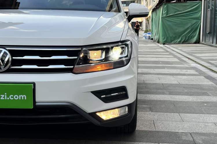 Used Volkswagen Tiguan L 2020 330TSI Automatic Two-Wheel Drive Panoramic Comfort Edition China VI Standard