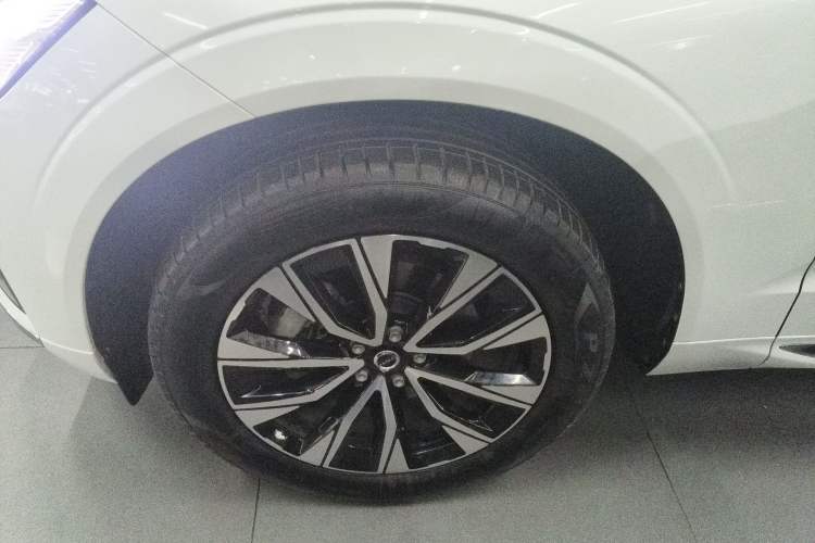 Used Volvo XC60 2024 B5 4x4 Smart Luxury Edition