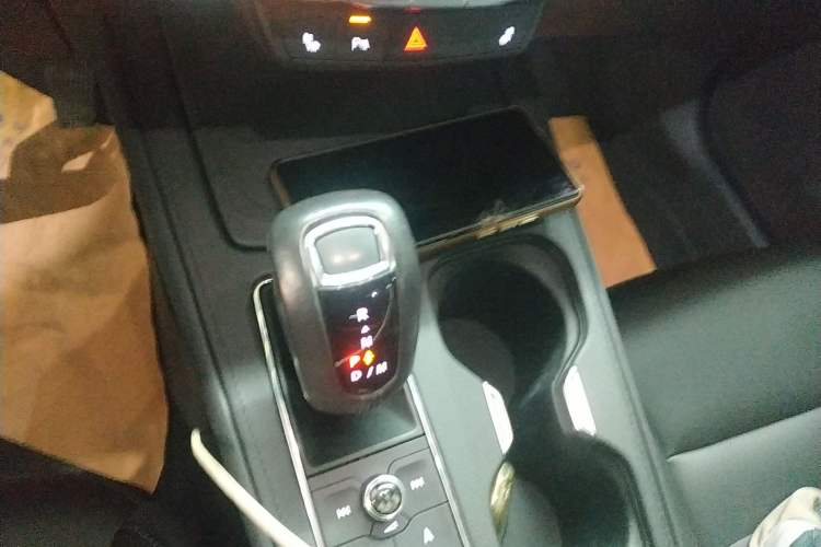 Used Cadillac XT4 2018 28T Two-Wheel Drive Leading Version
