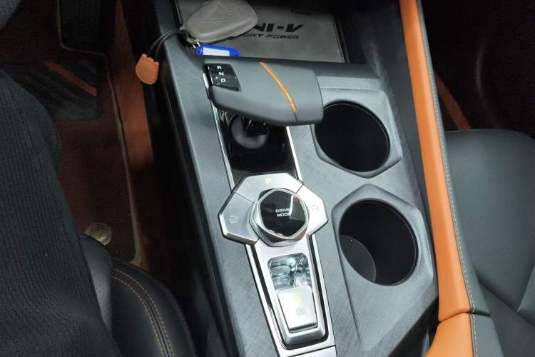 Used Changan UNI-V 2022 1.5T Prestige Version
