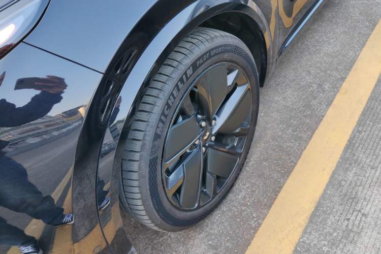 Used Li Auto L8 2025 Ultra Smart Refreshed Edition
