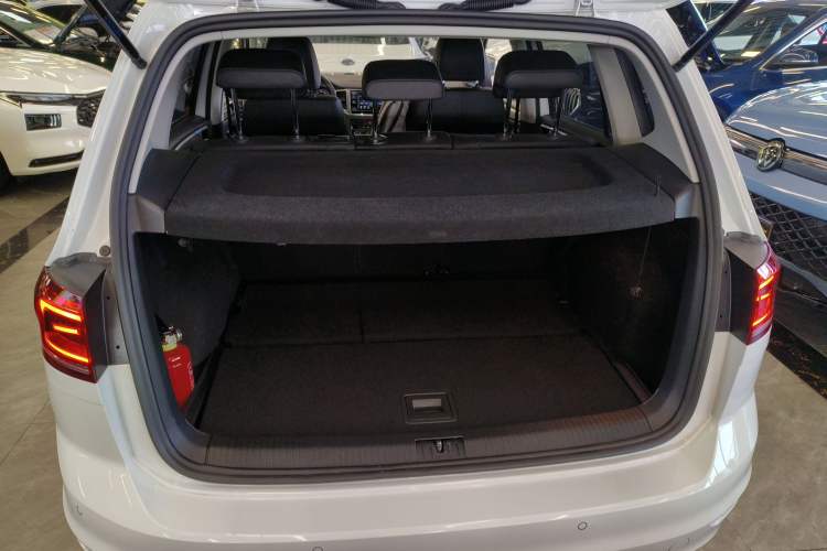 Used Volkswagen Golf Sportsvan 2020 280TSI Automatic Curious Model
