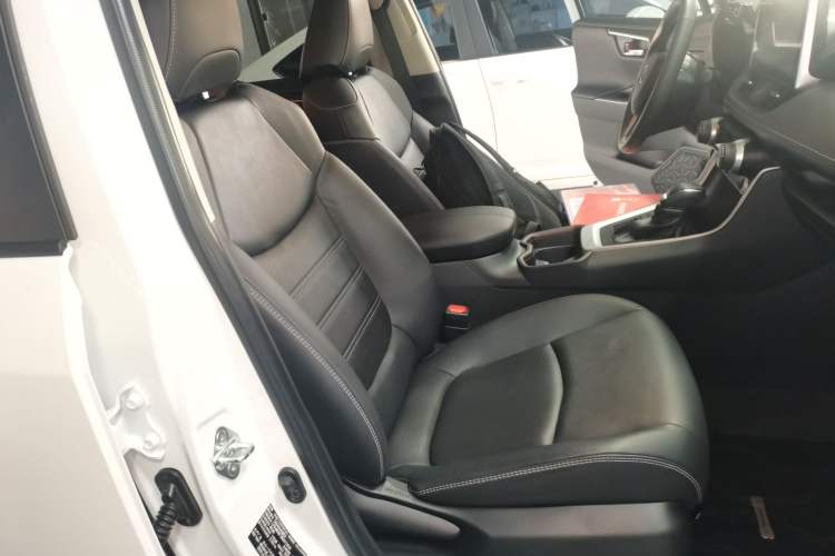 Used Toyota RAV4 2021 2.0L CVT 4x4 Style PLUS Edition
