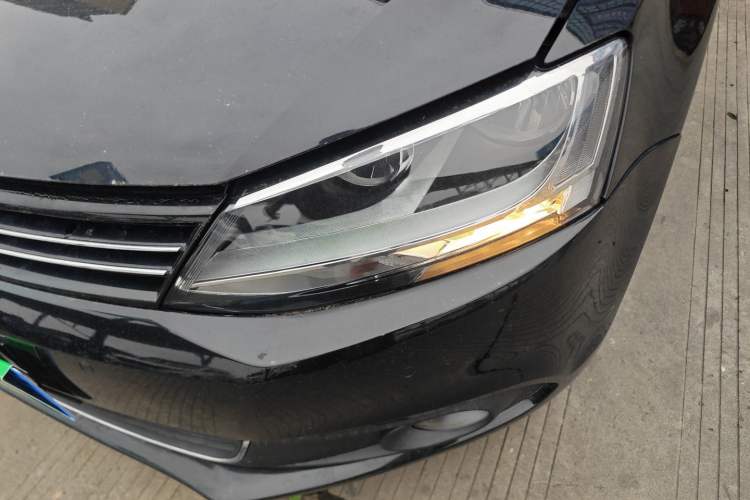 Used Volkswagen Sagitar 2014 Revised Version 1.4TSI Automatic Luxury Edition
