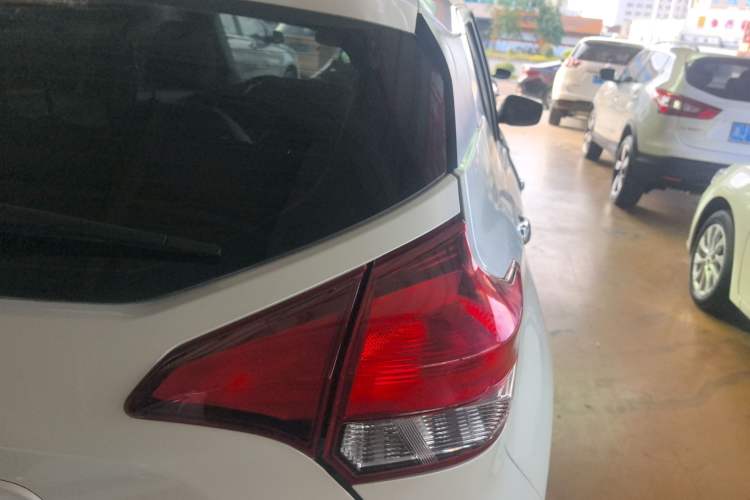 Used Nissan Kicks 2020 1.5L XV CVT Smart Connect Luxury Edition
