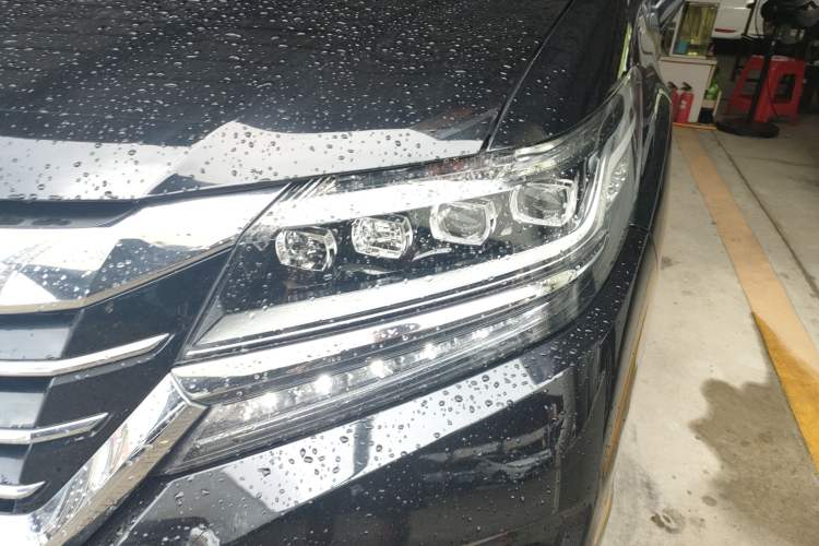 Used Honda Elysion 2016 2.4L Luxury Edition
