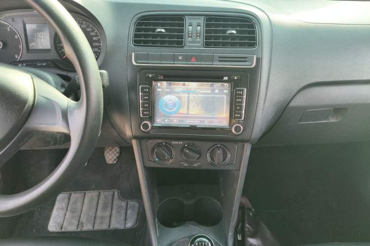 Used Volkswagen Polo 2016 1.4L Manual Fashion Model
