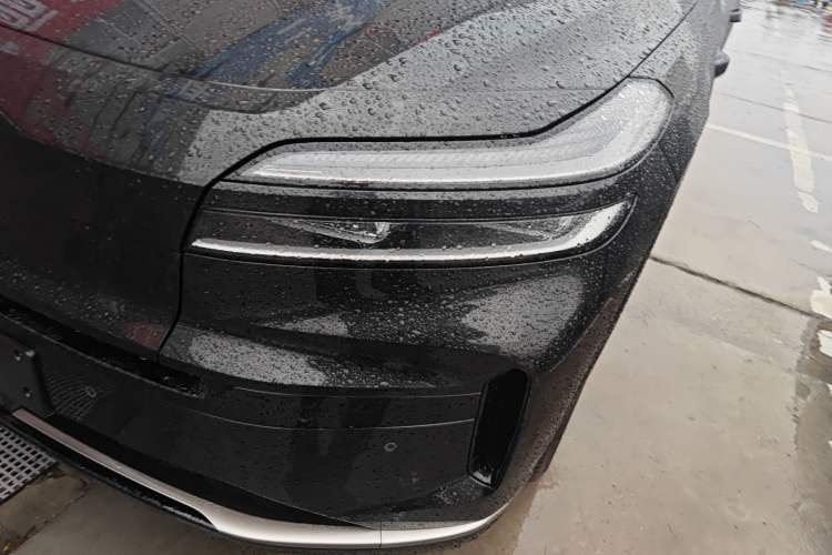 Used ONVO Luxeed L90 2025 Model—Ultra Six-Seater Version
