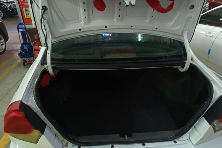 Used Soueast V3 Lingyue 2015 1.5L AMT Happiness Edition