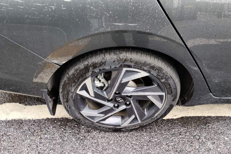 Used Hyundai Elantra 2023 1.5L CVT LUX Prestige Edition
