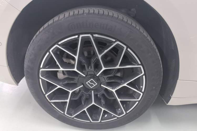 Used Zeekr 001 2025 YOU Edition 100 kWh All-Wheel Drive