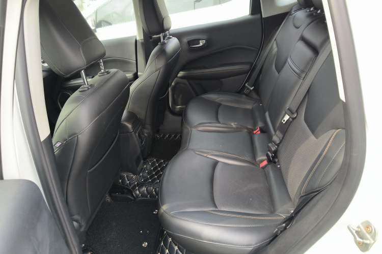 Used  Compass 2017 200T Automatic Family Edition
