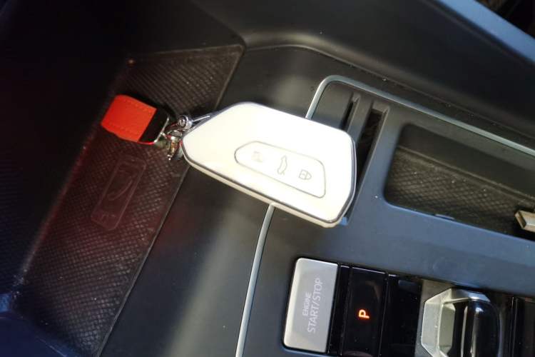 Used Volkswagen Golf 2023 Facelift 280TSI DSG R-Line Lite