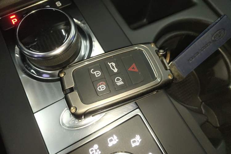 Used Land Rover Discovery 2018 3.0 SC V6 SE