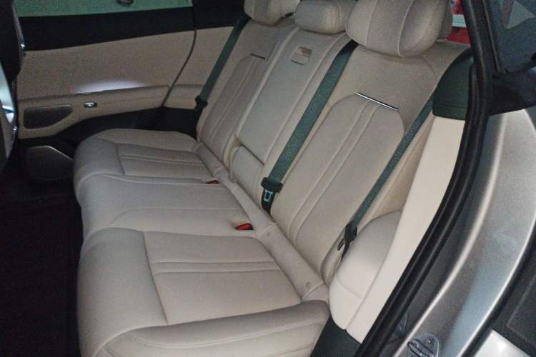 Used  YU7 2025 Ultra-Long Range High-Performance All-Wheel-Drive Max Edition