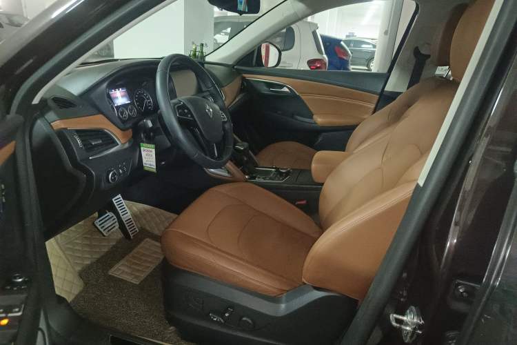 Used BORGWARD BX7 2016 28T Two-Wheel Drive Luxury Version 5 Seats
