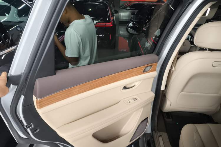 Used Hima AITO M7 2024 1.5T Rear-Drive Plus Version 5 Seats
