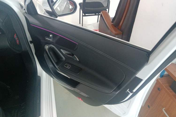 Used Mercedes-Benz A-Class 2022 Revised Version A 200 L Sport Sedan Fashionable Style
