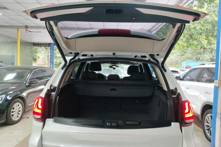 Used BMW X5 2015 xDrive28i
