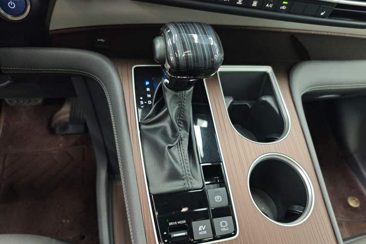 Used Toyota Granvia 2023 2.5L Hybrid Prestige PLUS Edition